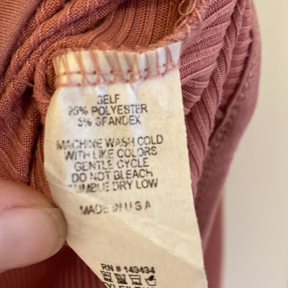 Pink Ribbed Bodysuit - Picture 3 of 4